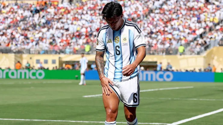 Lisandro Martínez salió lesionado en la final.