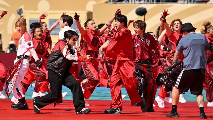 La banda BTS se presentó en la final del Mundial 2026.