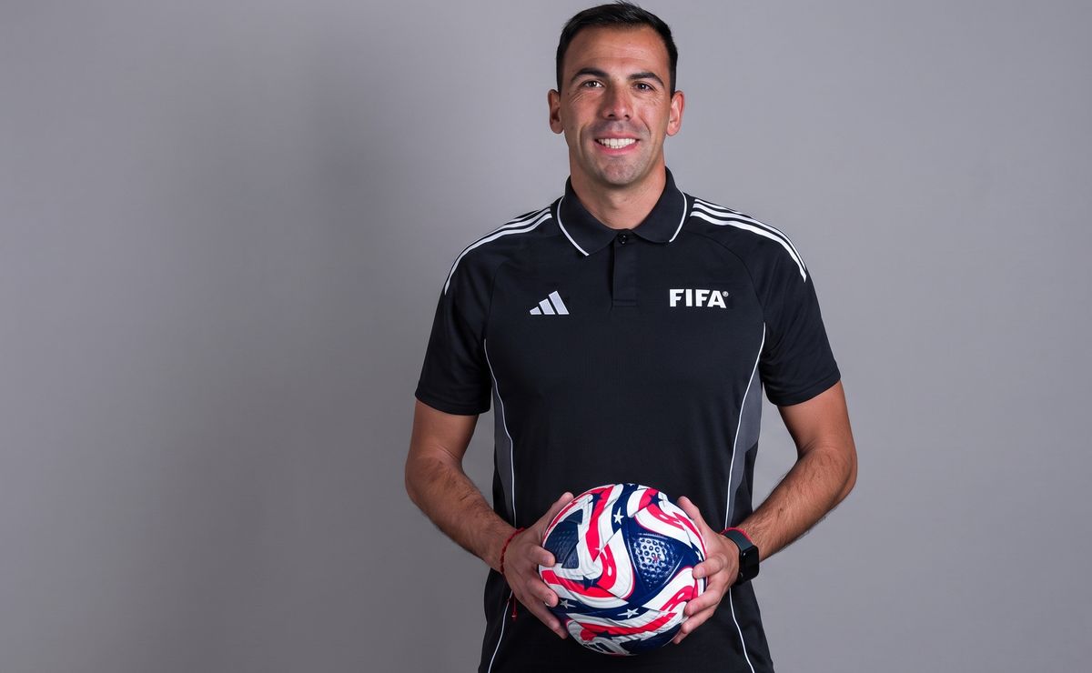 Juan Lara repasa el largo camino que lo llevó al Mundial 2026: “¿Cómo se te ocurre que voy a ser árbitro?”