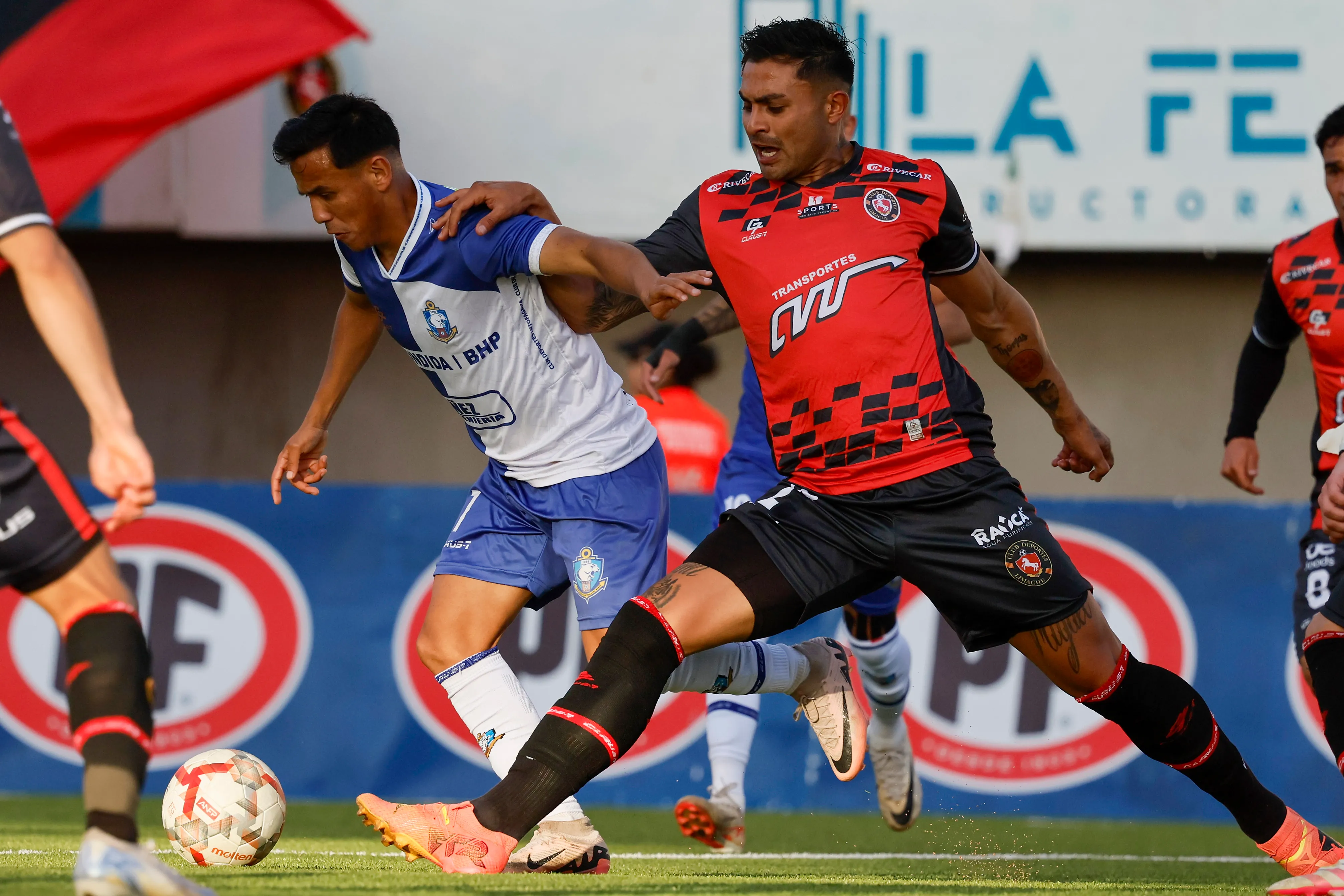 Rodrigo Moreira en acción por Deportes Limache el año del ascenso a la élite chilena. (Andres Pina/Photosport).