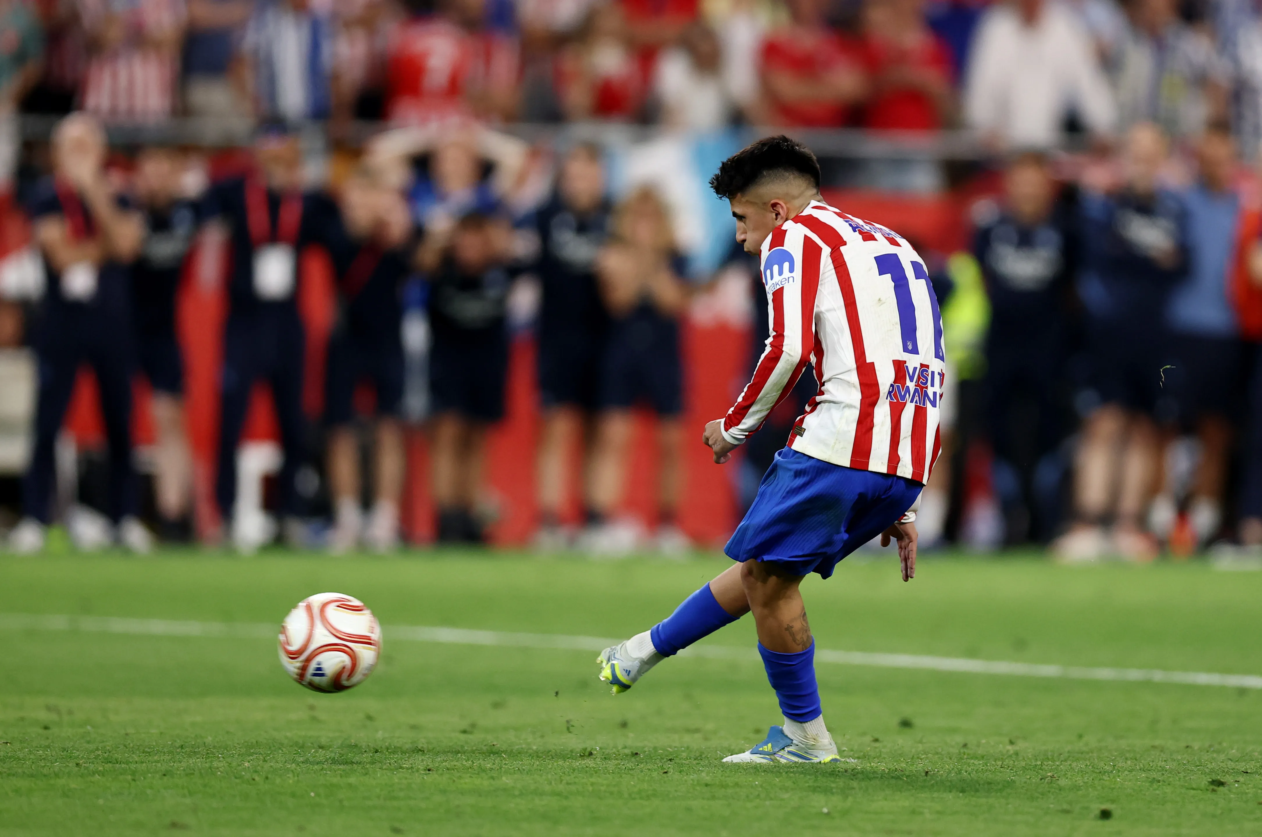 Thiago Almada sumó 40 partidos en el Atlético Madrid, donde sumó cuatro goles y regaló dos asistencias. (Fran Santiago/Getty Images).