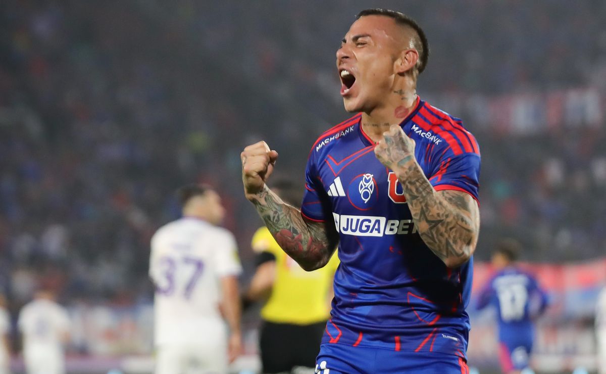 Eduardo Vargas chochea con su hijo en U de Chile: viene de la escuela del Real Madrid en Brasil