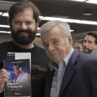 Vladimiro Mimica lanzó sus memorias con Boric de invitado
