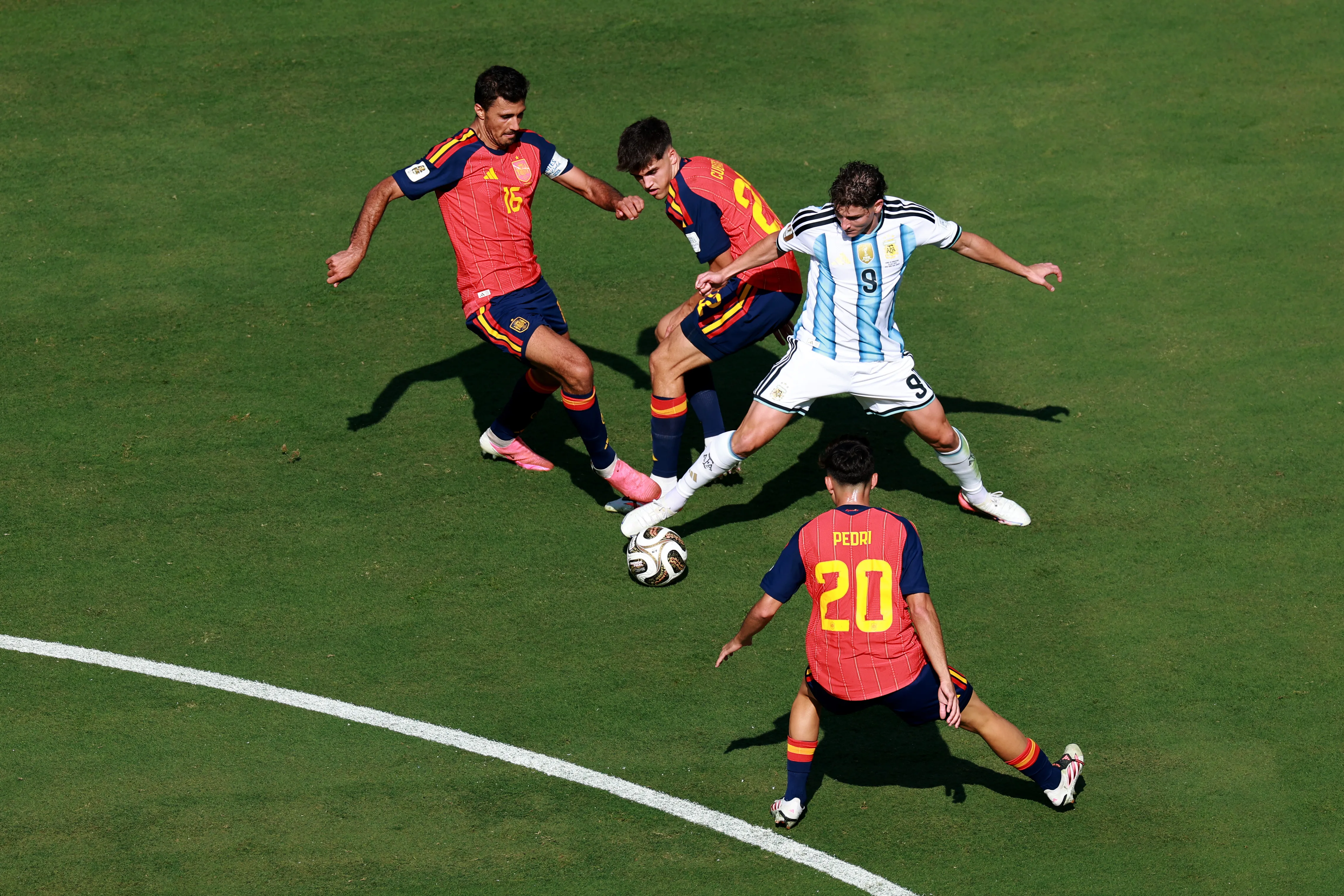 España le pasó por arriba a Argentina en la final del Mundial 2026. | Foto: Getty Images.