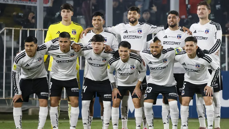 Formación de Colo Colo contra Limache.