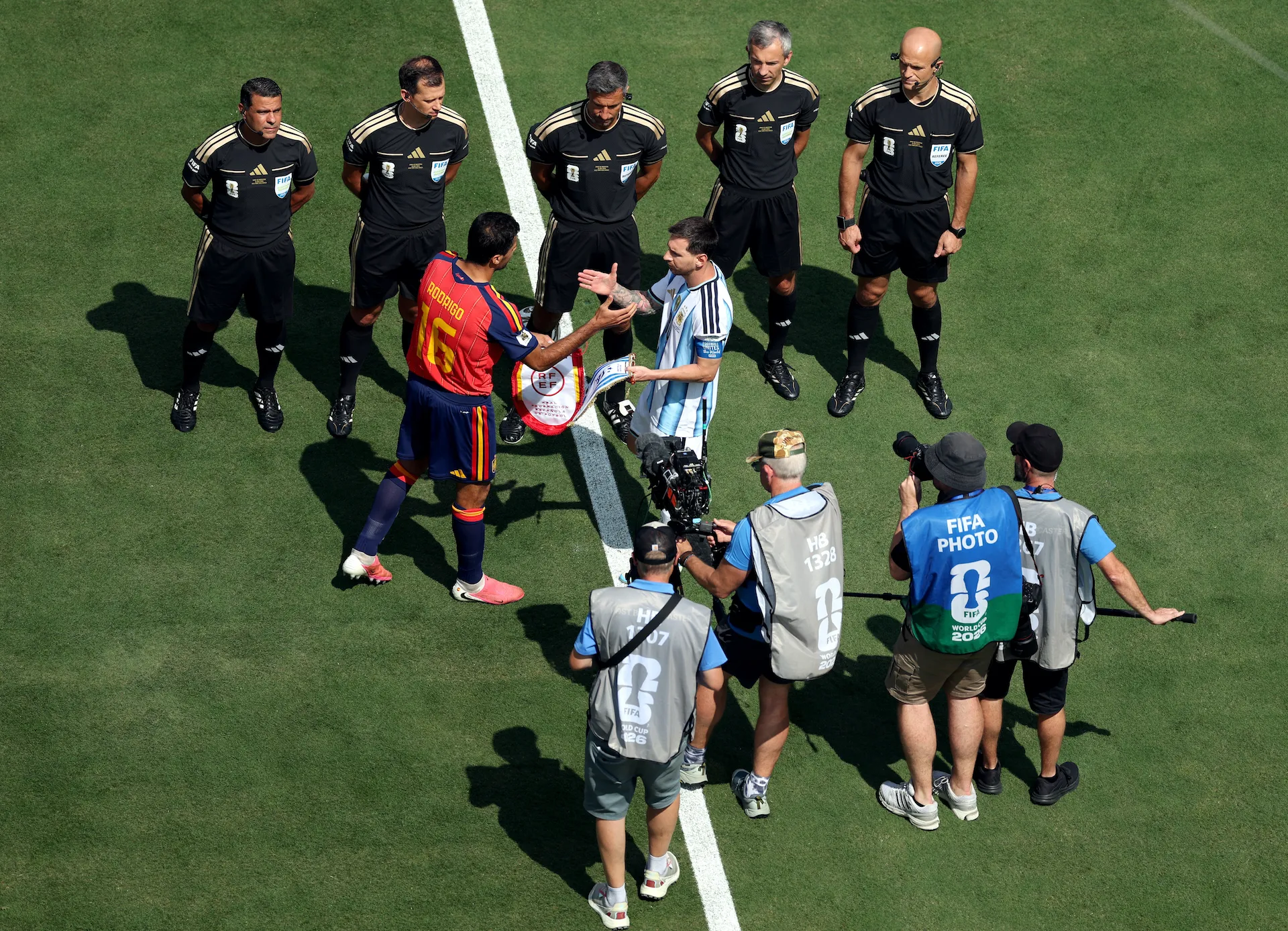 Exigen una nueva final del Mundial y con otro árbitro más “justo” (Photo by Al Bello/Getty Images)