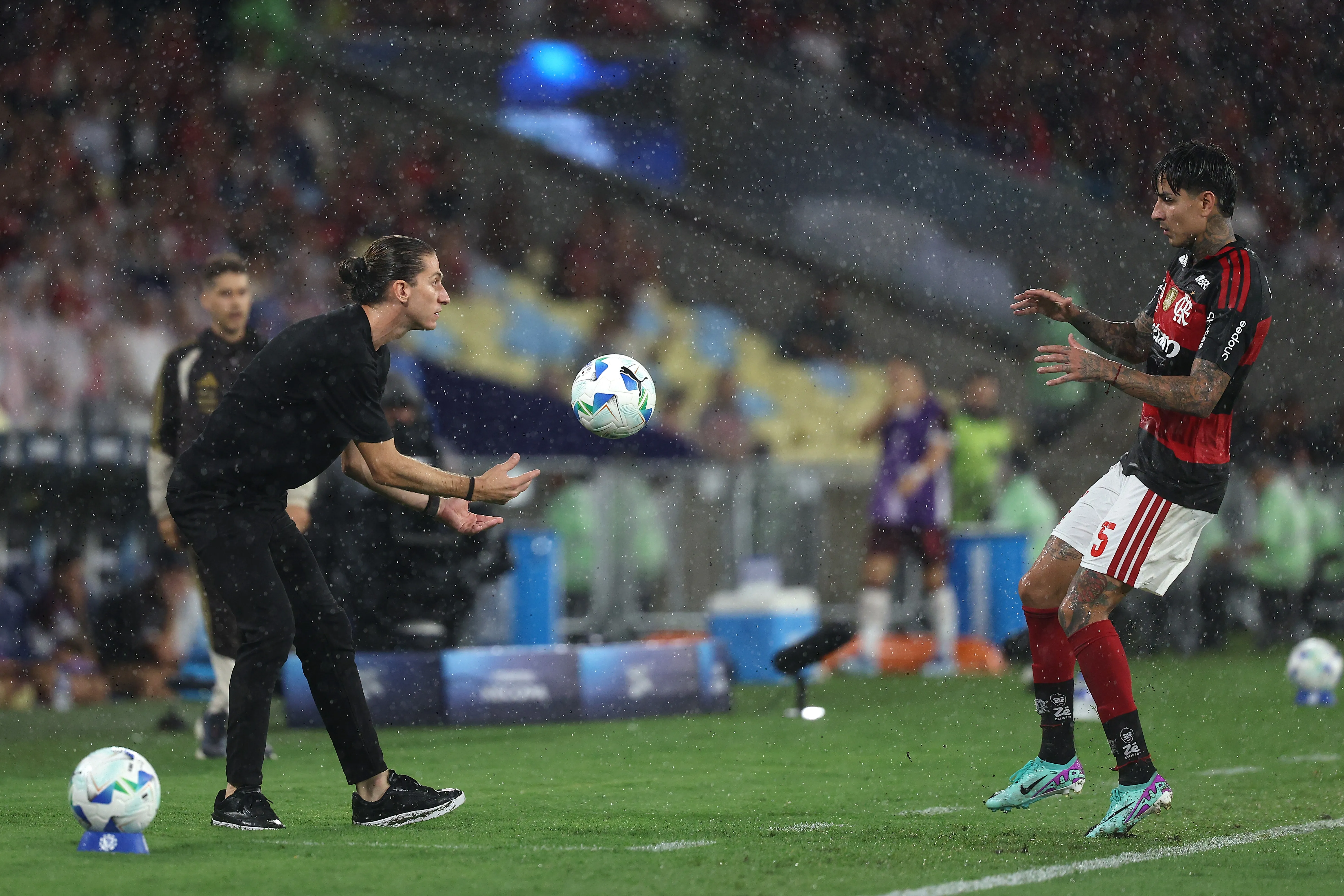 Filipe Luis logró sacarle un muy buen rendimiento a Erick Pulgar en Flamengo. | Foto: Getty Images.