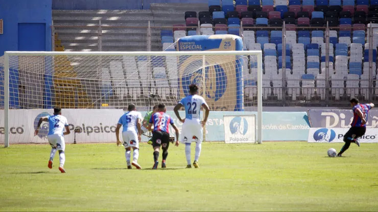 La cancha de Antofagasta pasará a ser sintética.