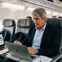Davoo Xeneize "sapea" en el avión el plan de Manuel Pellegrini