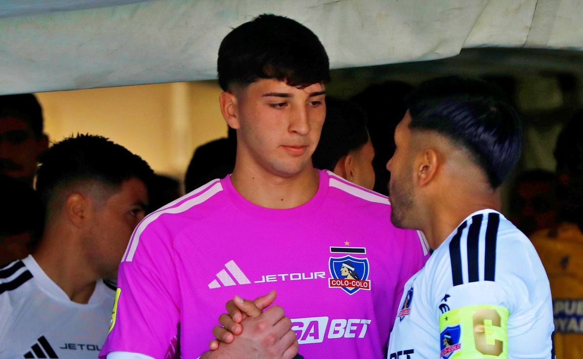 Claudio Bravo no quiere a Vozinha ni a nadie en el arco de Colo Colo: “Tienen un chico con proyección enorme”