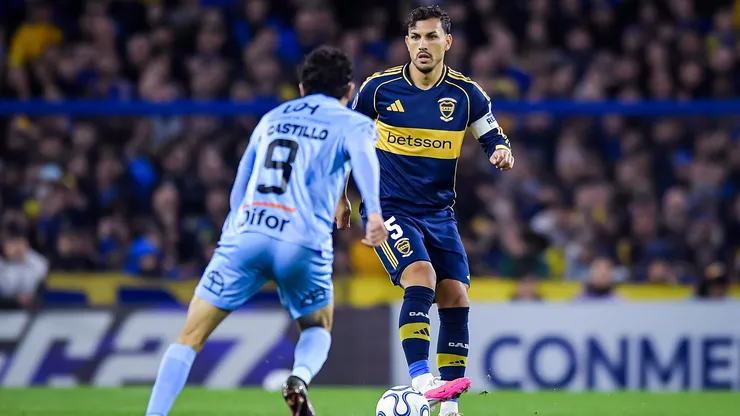 Leandro Paredes volvió del Mundial para jugar ante O'Higgins