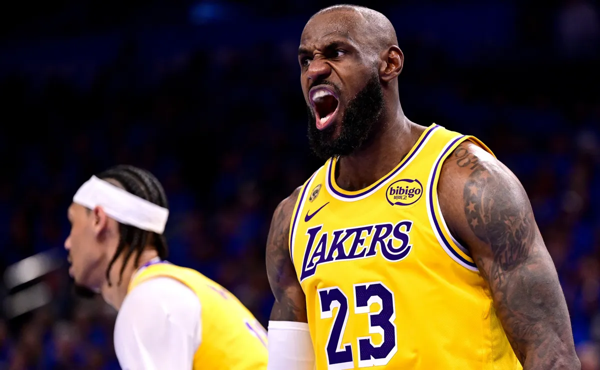 LeBron James anuncia su nuevo equipo en la NBA LeBron James anuncia su nuevo equipo en la NBA