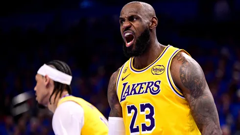LeBron James seguirá jugando en la NBA.