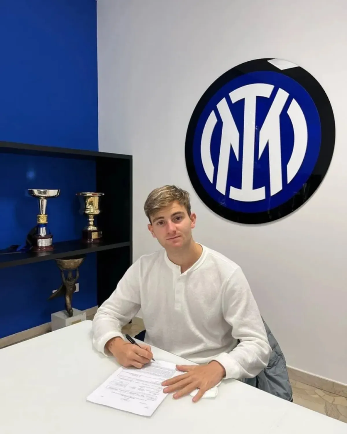 Tomás Valdecantos cuando firmó por Inter en 2022.