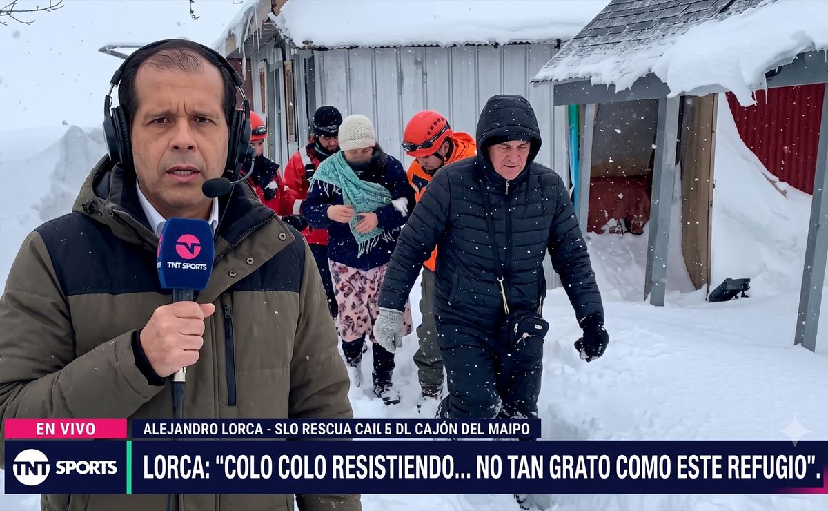 Alejandro Lorca mete relato sobre “el Chino y las tías del refugio” en partido de Colo Colo y Limache