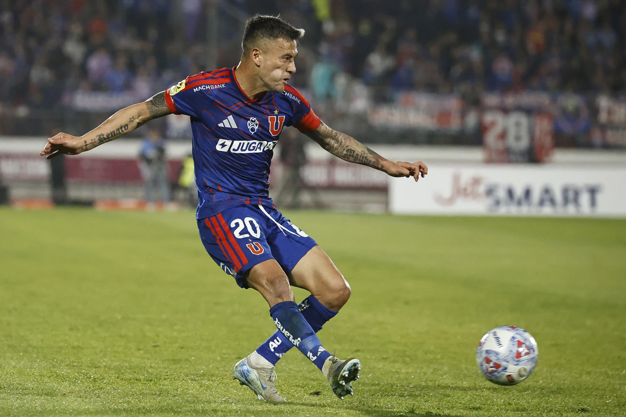 Charles regresa en la U y lo haría como titular contra Audax, igual que Edu Vargas.
