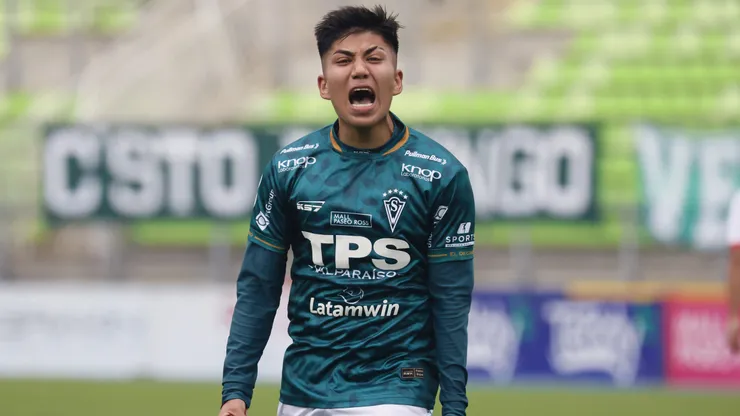 Ignacio Flores festejó apasionadamente el 1-0 de Wanderers ante San Felipe.