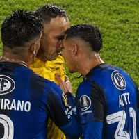 Polémica total: uruguayo de Huachipato expulsado por intentar agredir al juez