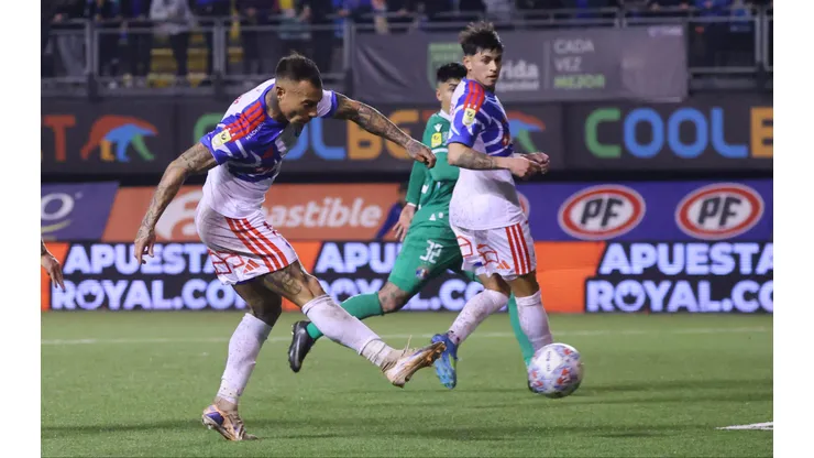 Edu Vargas se transformó en la figura de la U y le dio triunfo ante Audax
