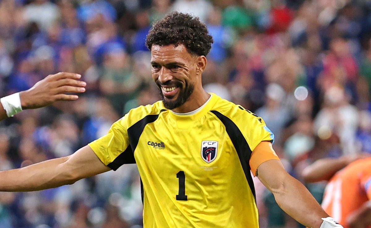 El impacto de Vozinha: Colo Colo ganó casi 70 mil seguidores en Instagram gracias a su fichaje estelar