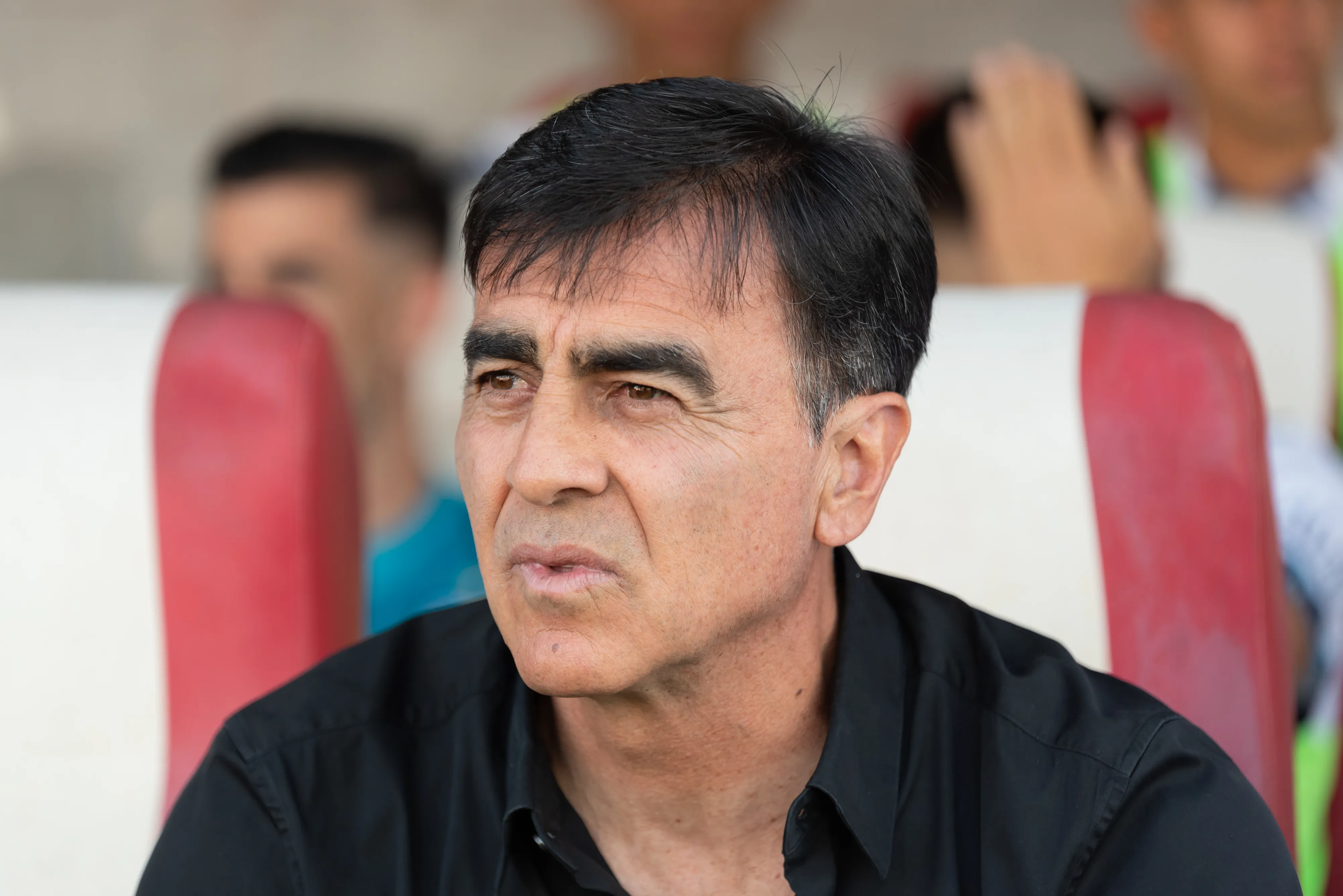 A Gustavo Quinteros le pegó por Instagram la pareja de uno de sus arqueros. (Mateo Occhi/Getty Images).