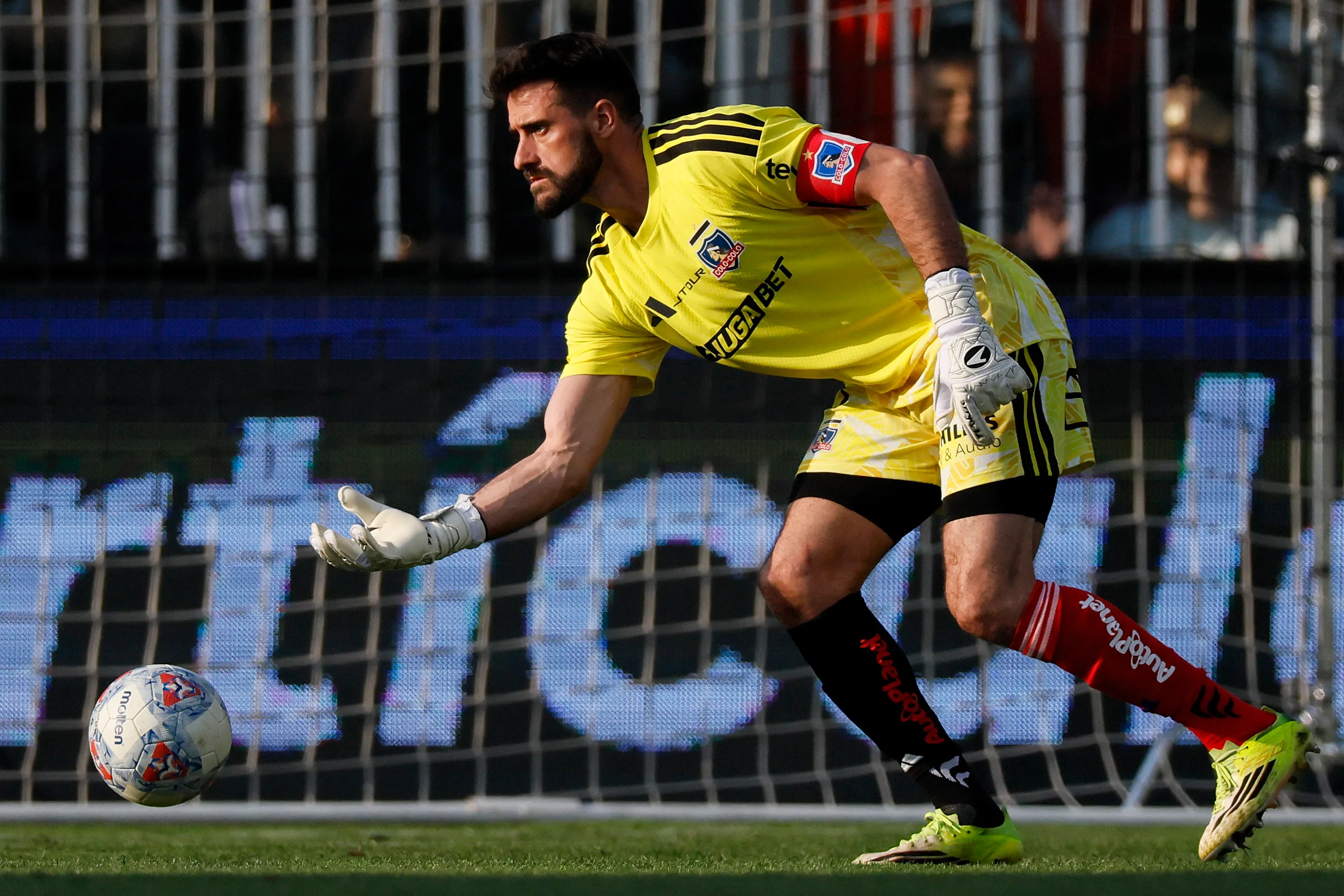Fernando de Paul volverá en unas semanas más en Colo Colo tras su larga lesión. | Foto: Photosport.