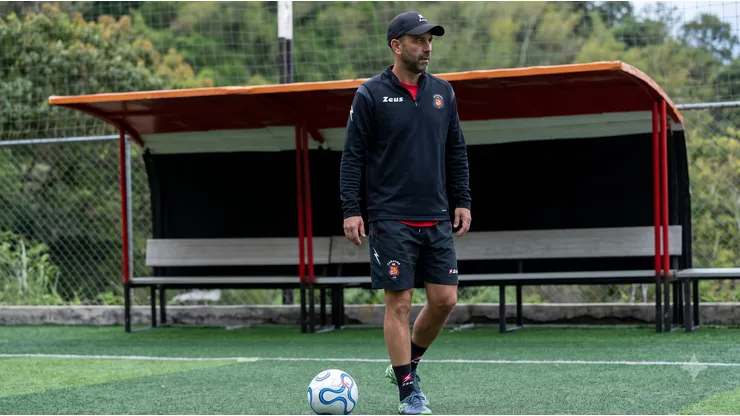 Jorge Guzmán es ayudante técnico del Caracas FC de Venezuela, el club más laureado de aquel país.