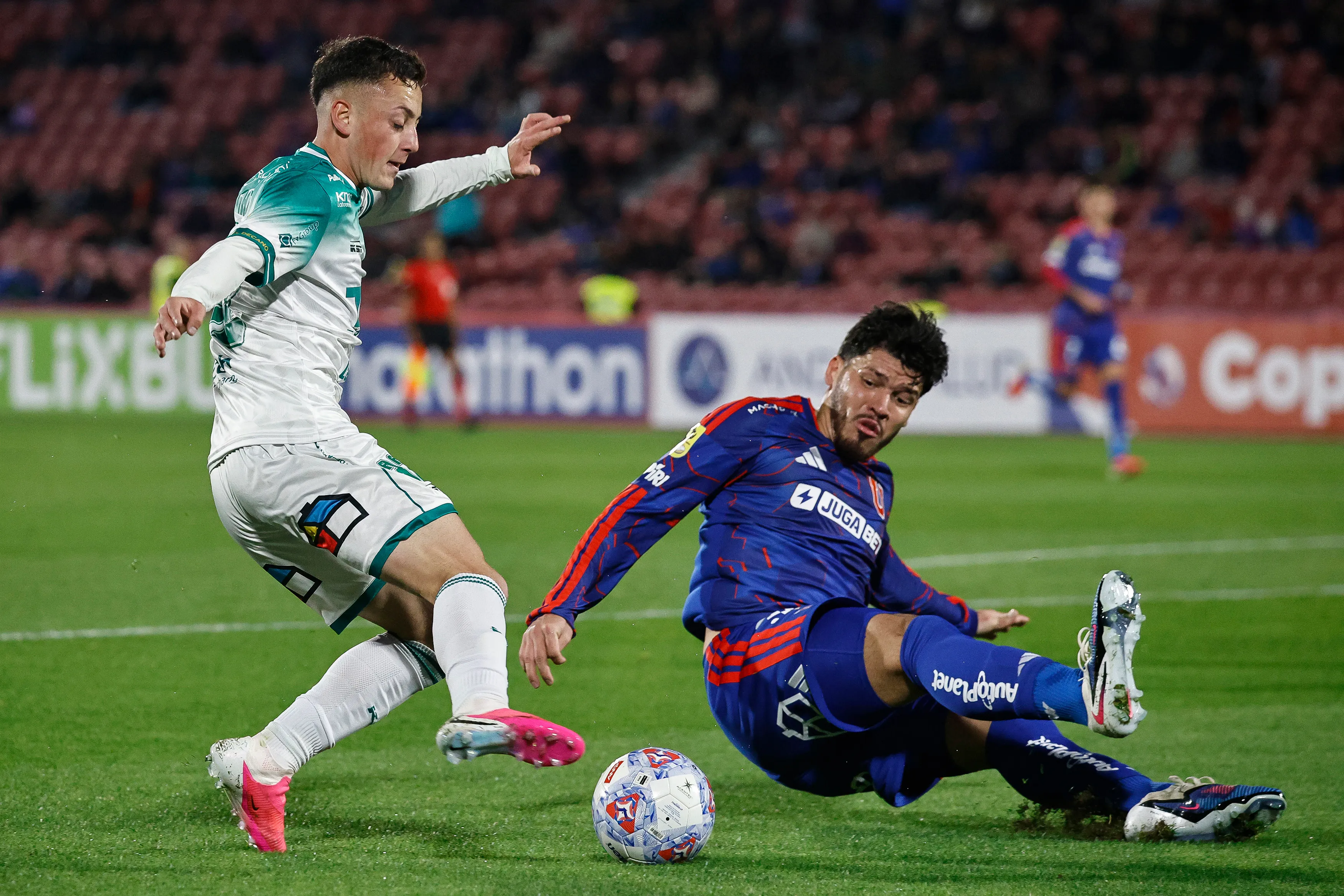 Johnny Herrera pide respaldar a Tamayo en U de Chile. Foto: Diego Martin/Photosport