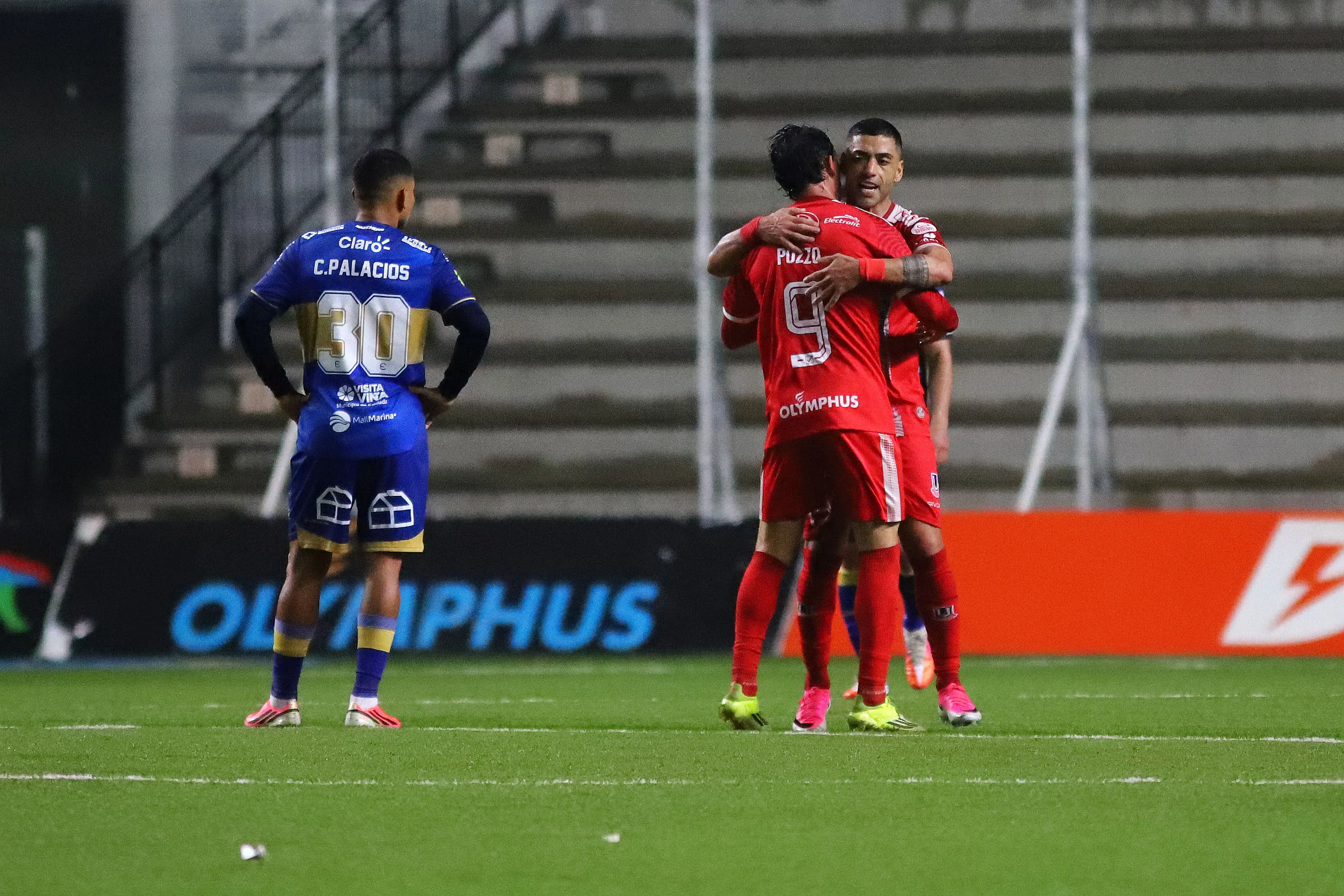 Así celebraron Francisco Pozzo y Matías Campos López el 1-1 de La Calera. (Manuel Lema/Photosport).
