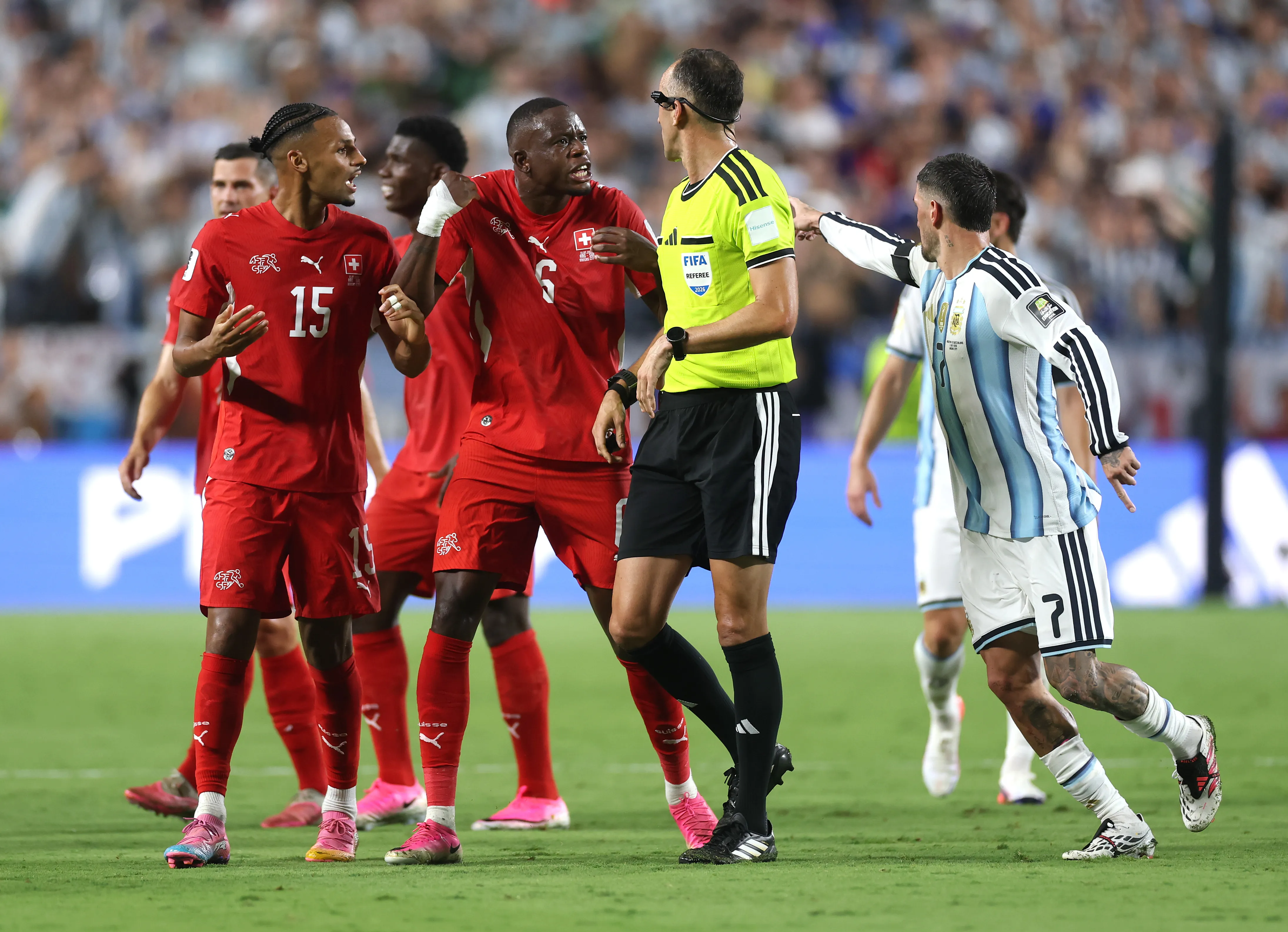 Breel Embolo fue mal expulsado ante Argentina. (Photo by Lars Baron/Getty Images)