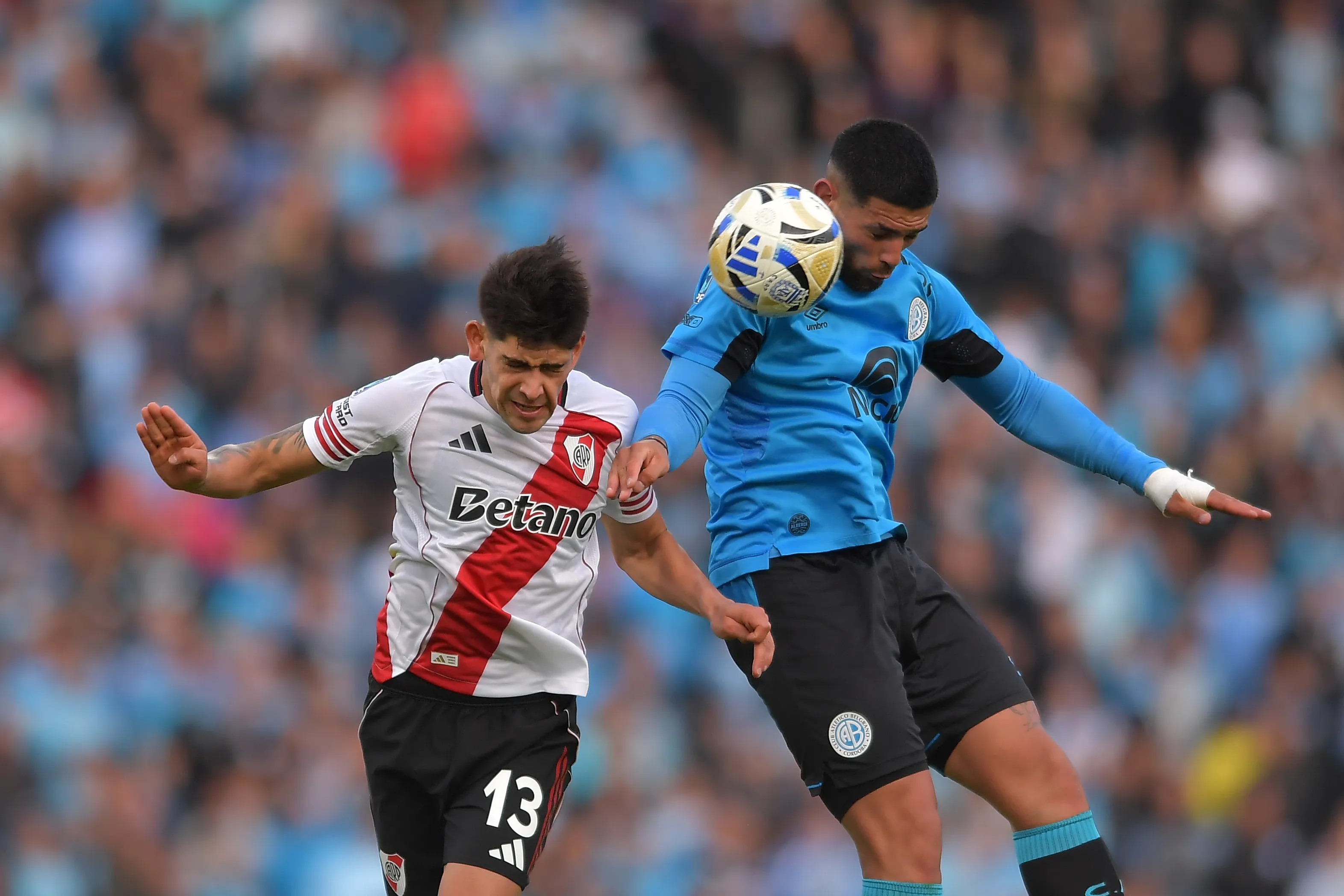 Lucas Passerini en acción ante Lautaro River en la final que Belgrano le ganó a River Plate. (Marcelo Endelli/Getty Images).