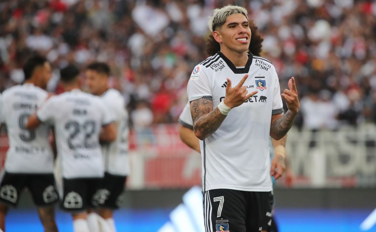 Aseguran que Carlos Palacios quiere volver a Colo Colo y busca una salida de Boca Juniors