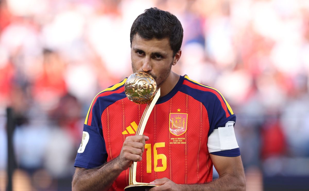 La figura del Mundial es codiciada en el mercado: Real Madrid y Barcelona pelean a Rodri