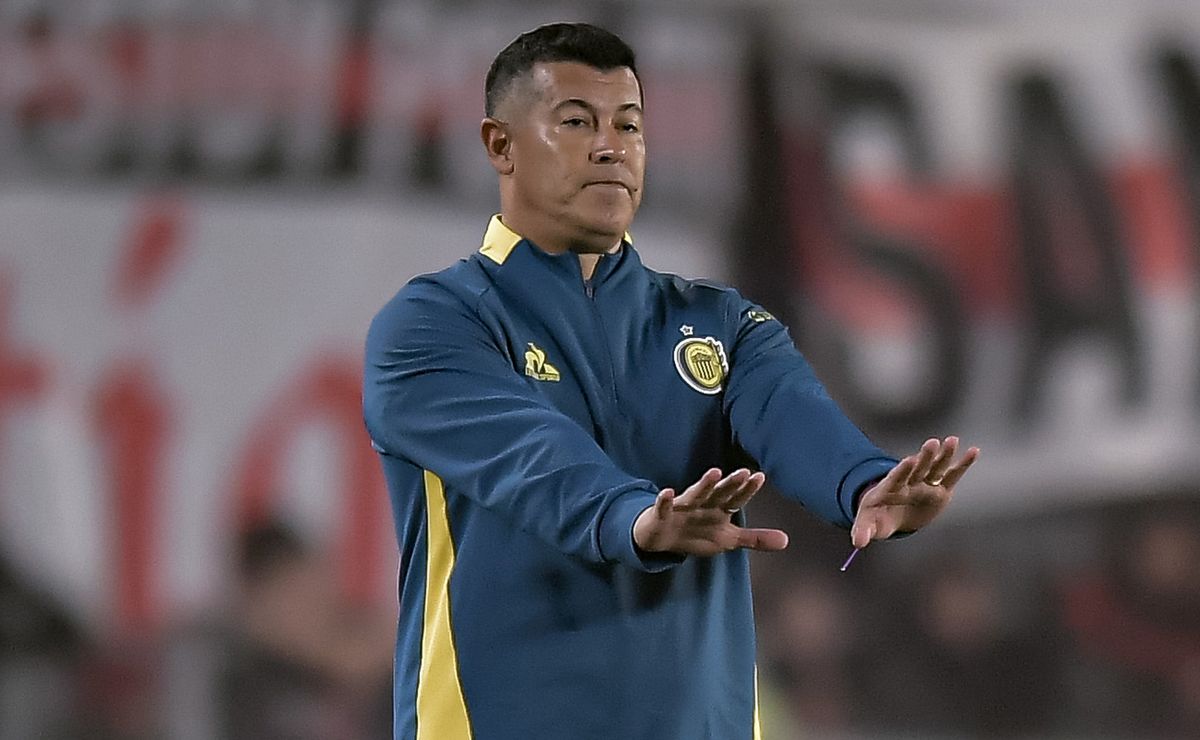 Almirón sale a dar explicaciones por el mal inicio con Rosario Central: “No es un consuelo, pero…”