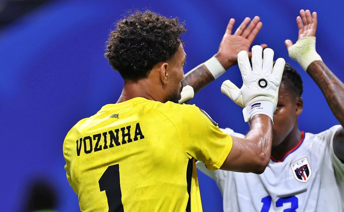 Los millones que pagará Colo Colo si Vozinha juega a la mala con su apodo en la camiseta