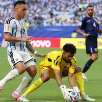 Fernando Ortiz confirma que Vozinha jugará en Colo Colo: "Lo vi feliz"