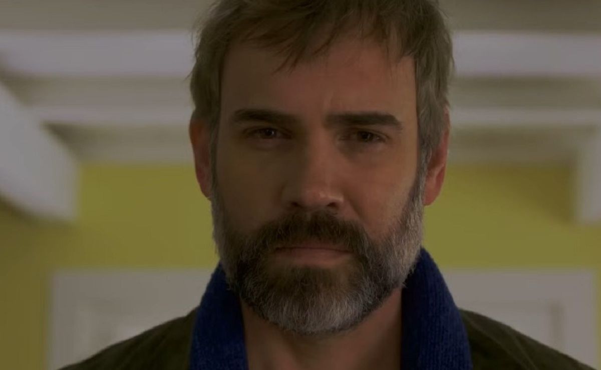 Rossif Sutherland habla del éxito de Murder in a Small Town y de su desconocido amor por el fútbol