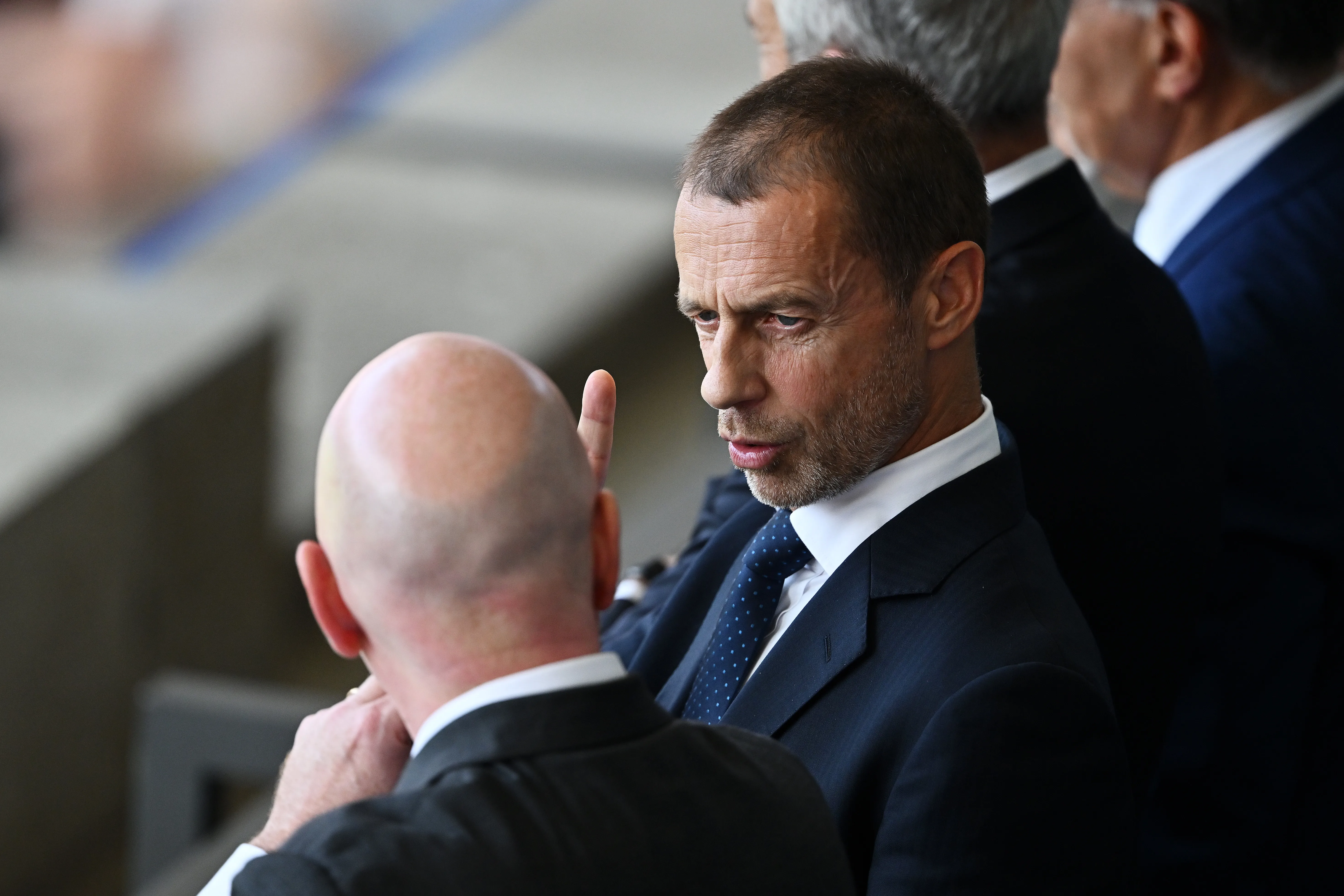 Aleksander Čeferin, presidente de la UEFA, es de los que más en contra está del manejo de Gianni Infantino en la FIFA. | Foto: Getty Images.