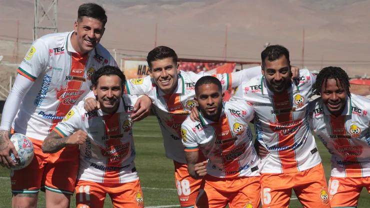 Cobresal vuelve a respirar en la tabla.