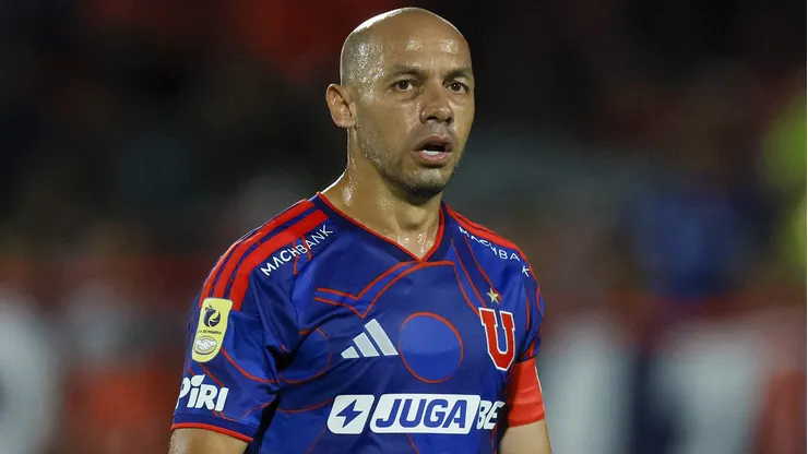 Marcelo Díaz no vive un buen momento en U. de Chile.