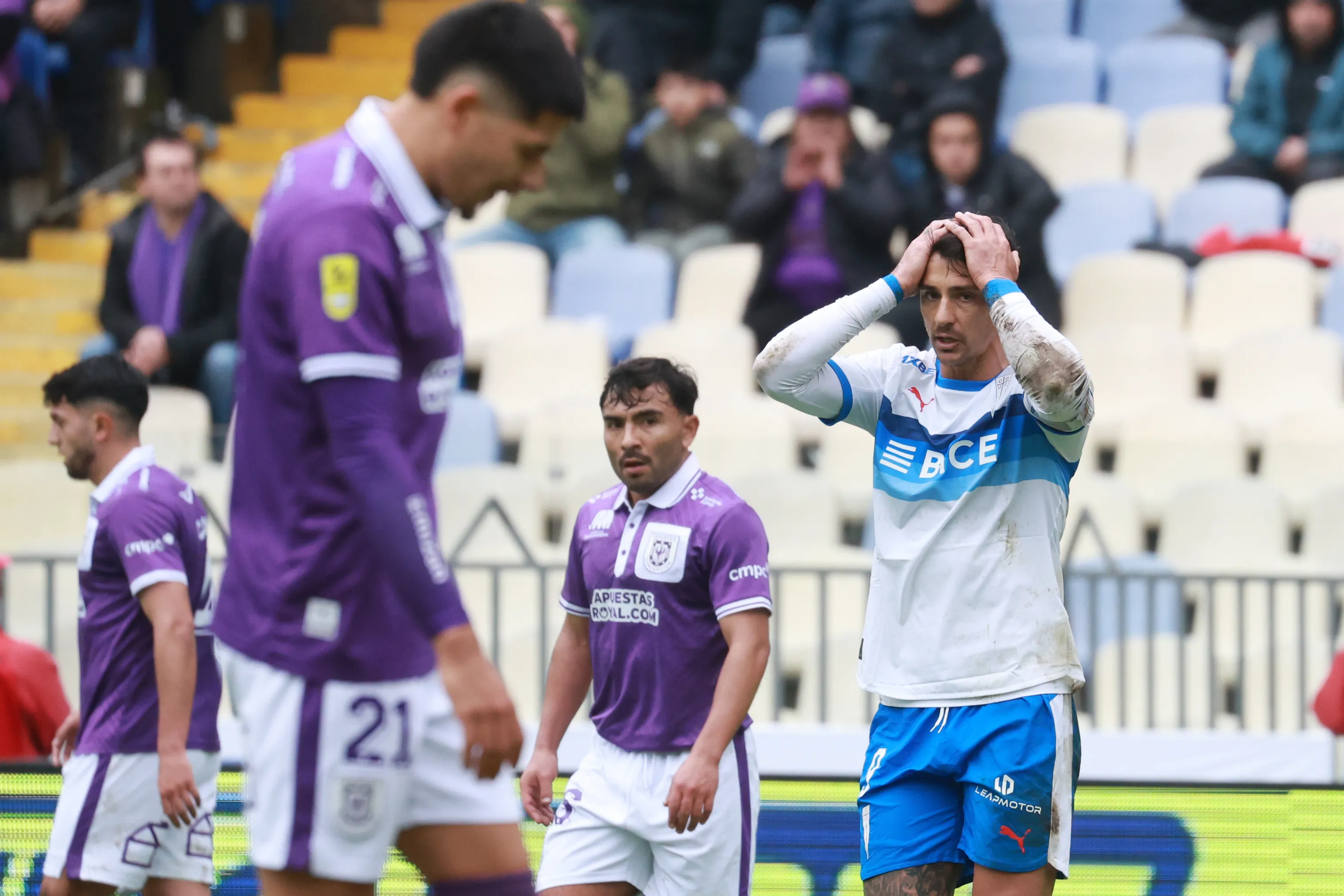 Universidad Católica recibió un duro golpe ante Concepción. Foto: Eduardo Fortes/Photosport