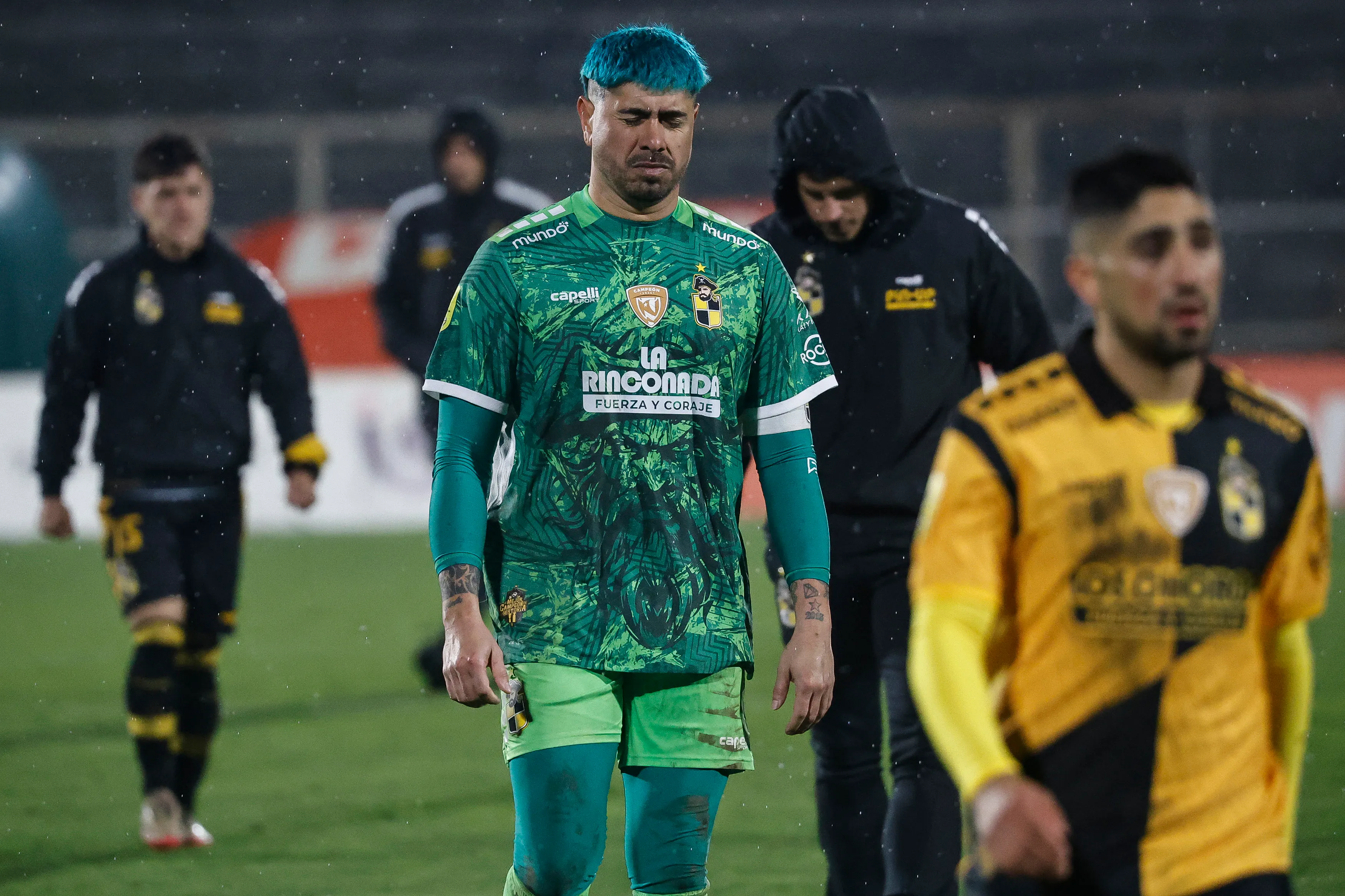 Diego Sánchez se lamenta del golazo que recibió por parte de Eggel. (Diego Martin/Photosport).