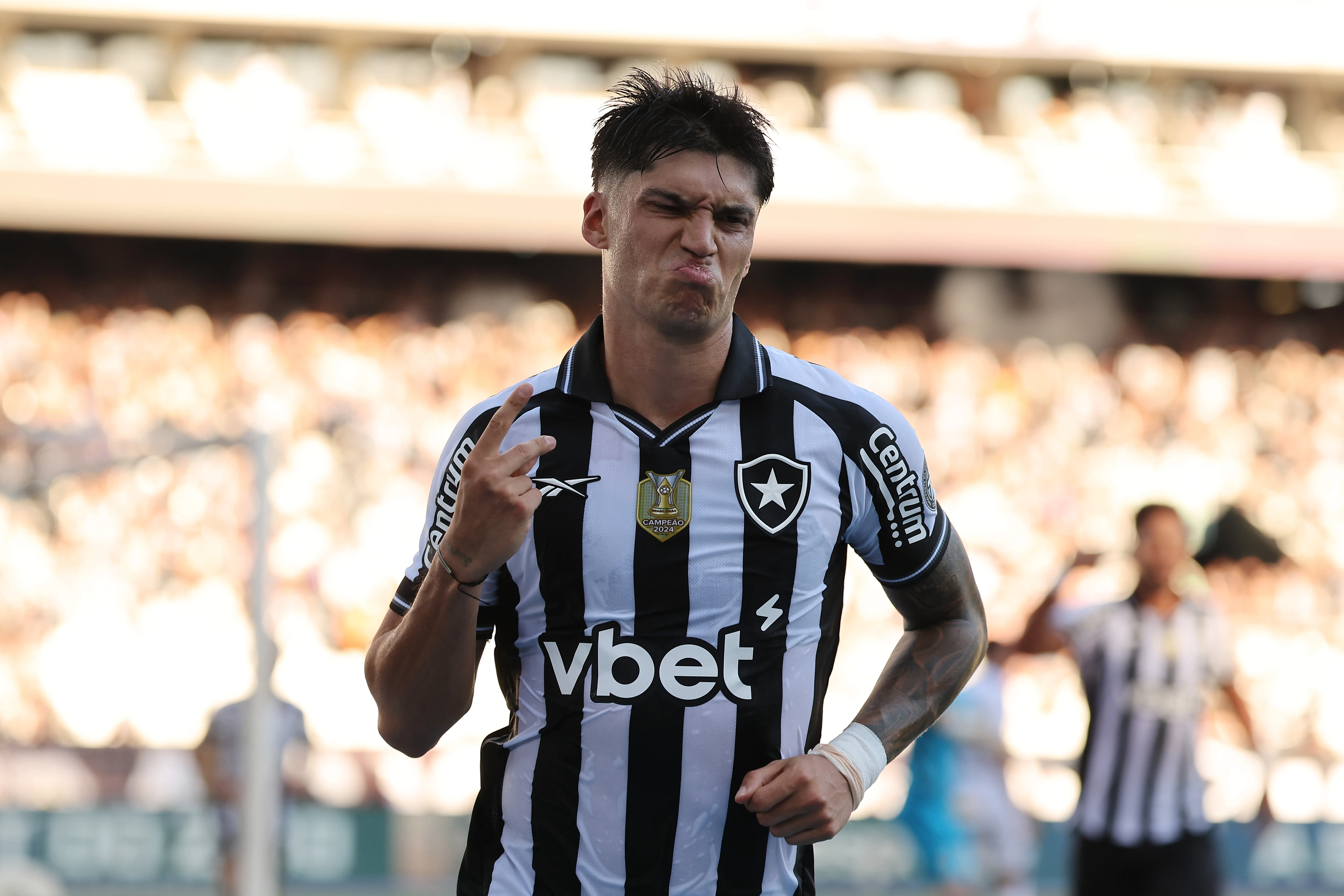 Joaquín Correa festeja uno de los cuatro goles que ha marcado en Botafogo. (Wagner Meier/Getty Images).