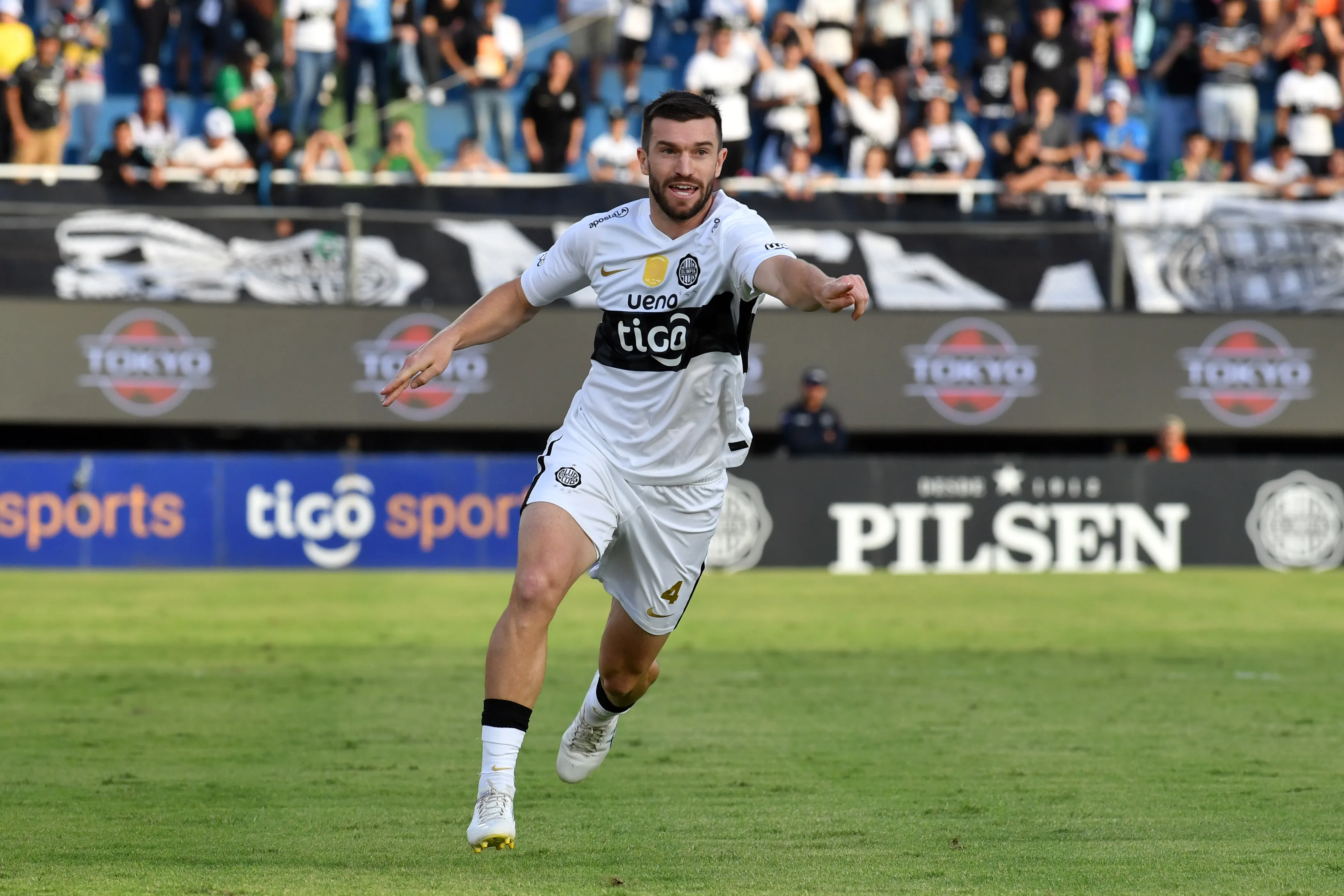 Así celebró Tim Payne su golazo ante Rubio Ñu. (Christian Alvarenga/Getty Images).