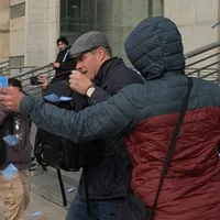 Tensión en Tribunales: barristas de la U se lanzan sobre Clark