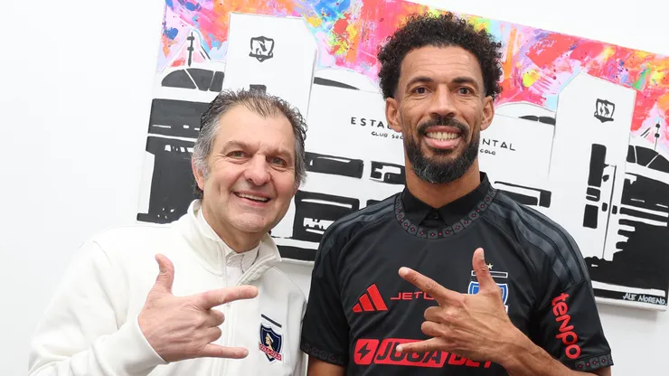 Vozinha ya firmó su contrato con Colo Colo.