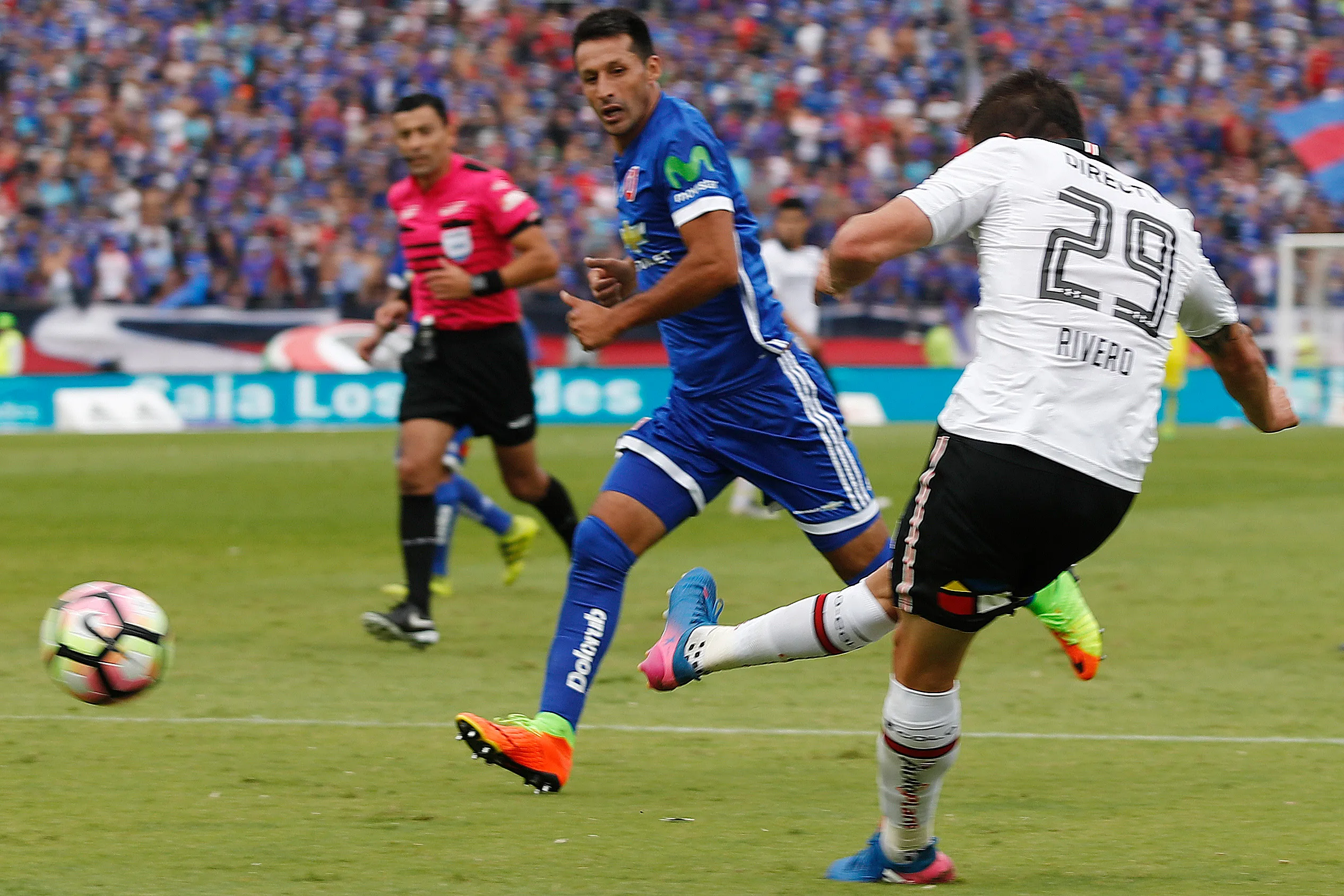 Octavio Rivero también ocupó la 29 de Colo Colo incluso con goles en el Superclásico. Foto: Felipe Zanca/Photosport
