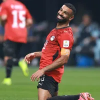 Salah le quita el puesto de refuerzo a un jugador de la Roja