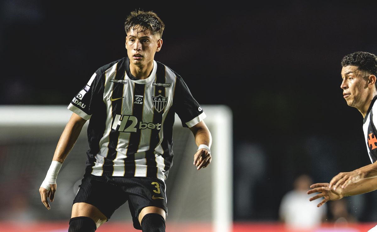¿Colo Colo, la U o Católica? Desde Brasil aclaran futuro de Iván Román en el mercado de pases