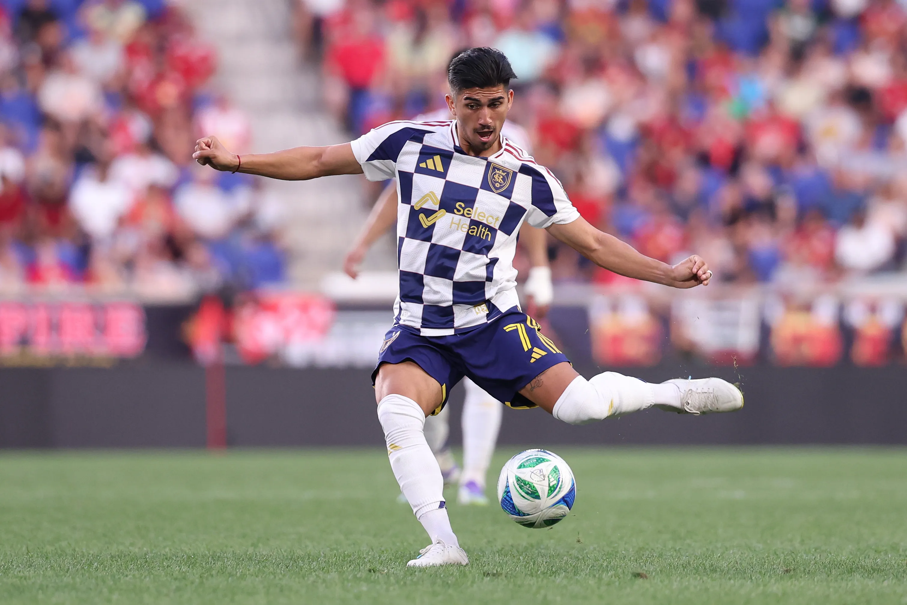 Pablo Ruiz en acción por el Real Salt Lake City. (Jordan Bank/Getty Images).